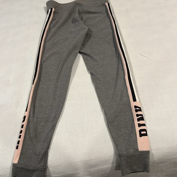 Victoria’s Secret gray yoga leggings - Picture 3 of 5